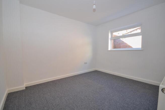 3 bed Apartment to rent Image 6