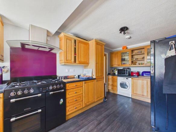 6 bed Detached Bungalow for sale Image 6