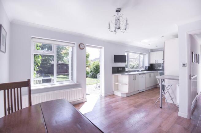 Kitchen / Dining Roo