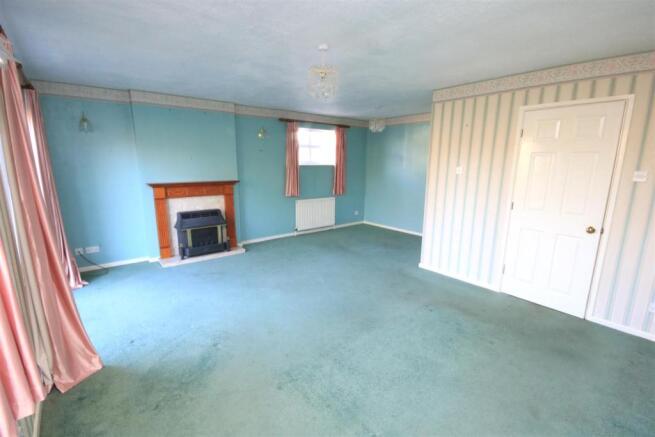 THROUGH LOUNGE/ DINING ROOM