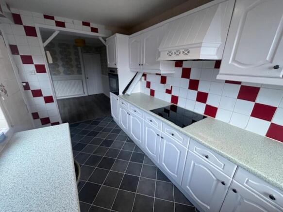 3 bed Semi-Detached to rent Image 10