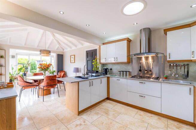Kitchen/Dining Room