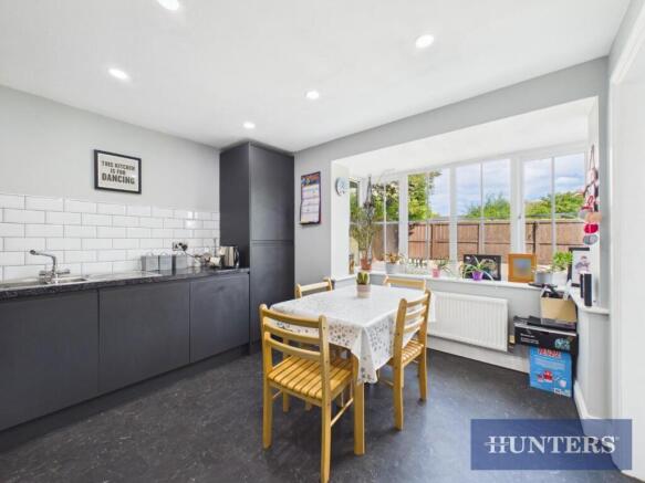 5 bed Detached for sale Image 6