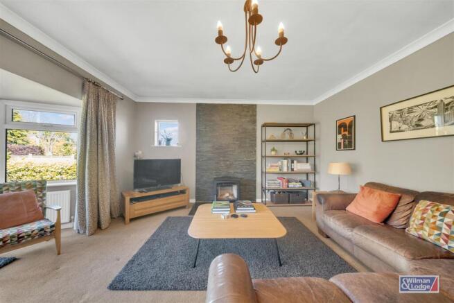 5 bed Detached for sale Image 7