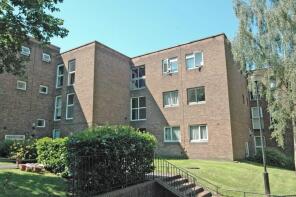 80, Garrick Close, London W5 1AT
