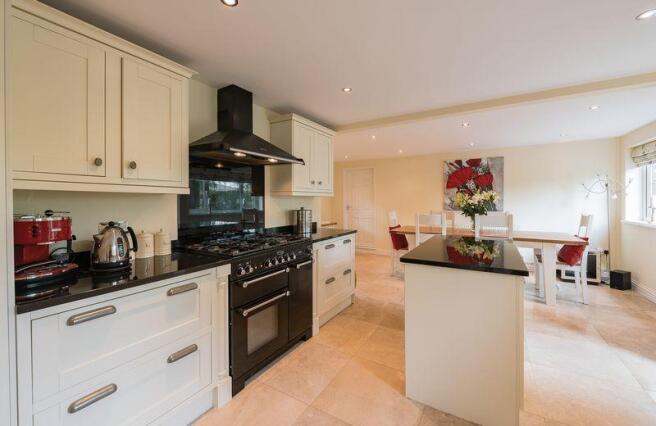 Kitchen / Dini...