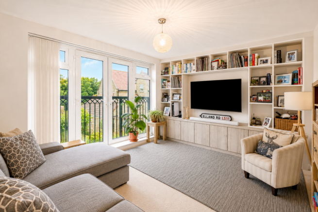 4 bed Semi-Detached for sale Image 4