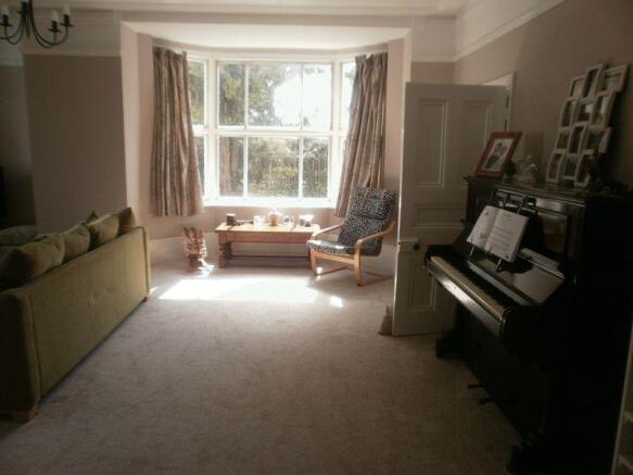 Lounge towards the
