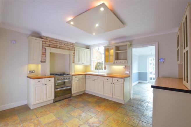 KITCHEN/BREAKFAST ROOM