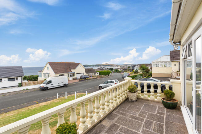 Cranford, 11a Howe Road