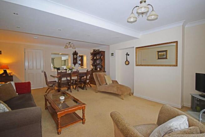 58 Churchfields Close, living 2.jpg