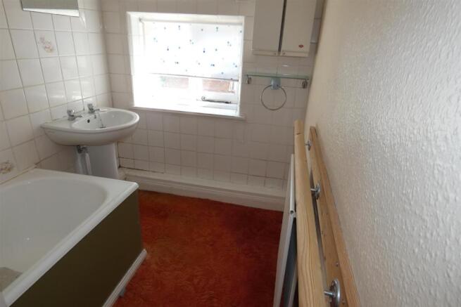 Bathroom.JPG