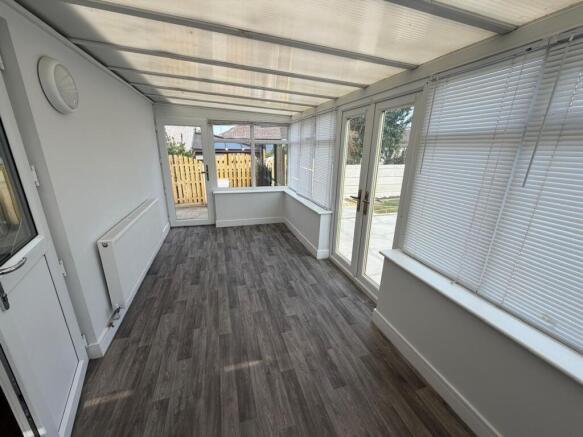 3 bed Semi-Detached to rent Image 12