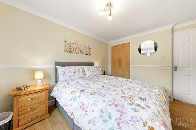 2 bed Town House for sale Image 12