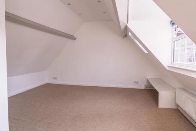 6 - Bedroom 1 - master.jpg