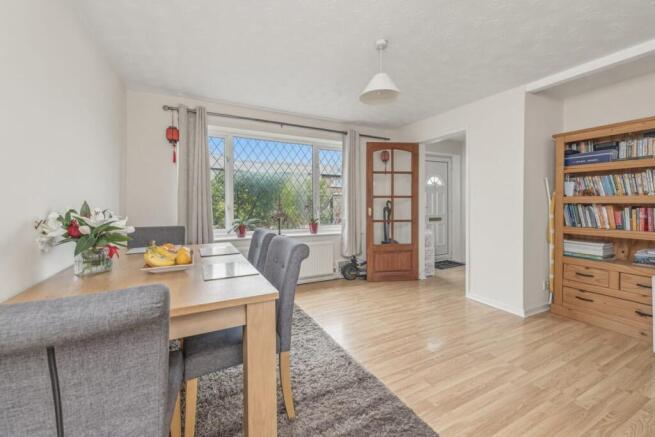 4 bed Semi-Detached for sale Image 8