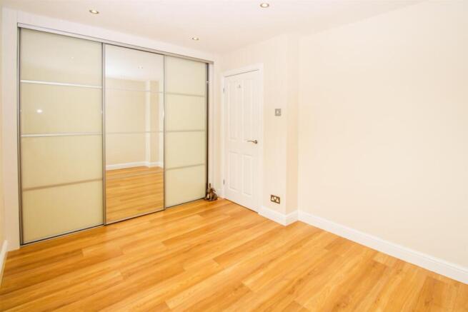 2 bed House for sale Image 8