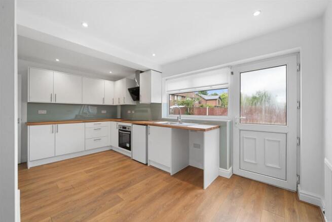 Kitchen3.jpg