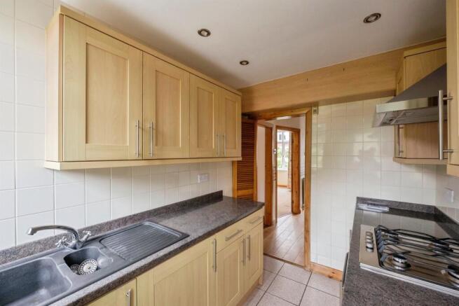 3 bed Semi-Detached for sale Image 6