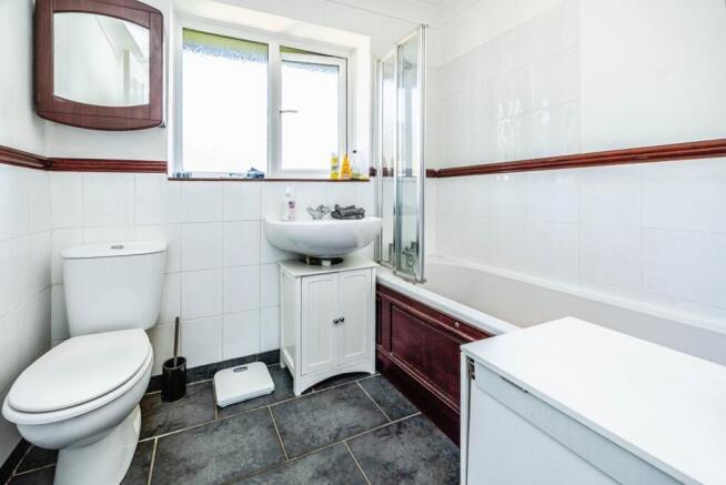4 bed Detached for sale Image 7