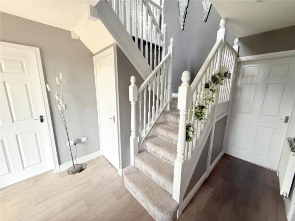 4 bed Detached for sale Image 4