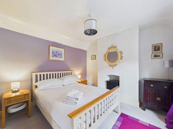 4 bed Cottage for sale Image 9