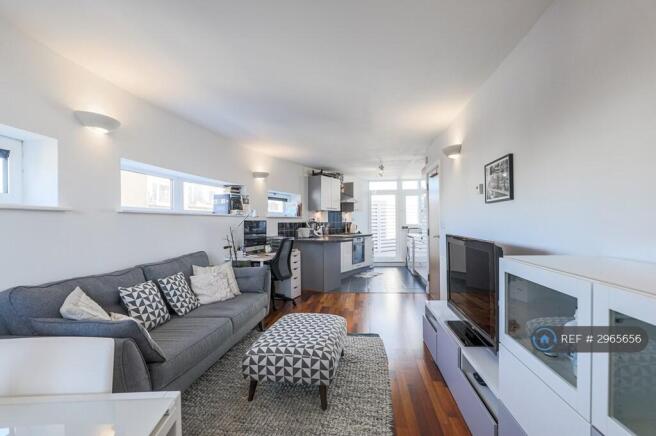 Living And Kitchen 2
