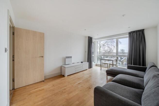 1414639-7-698db66...