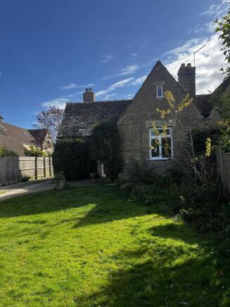 Front Garden (1)