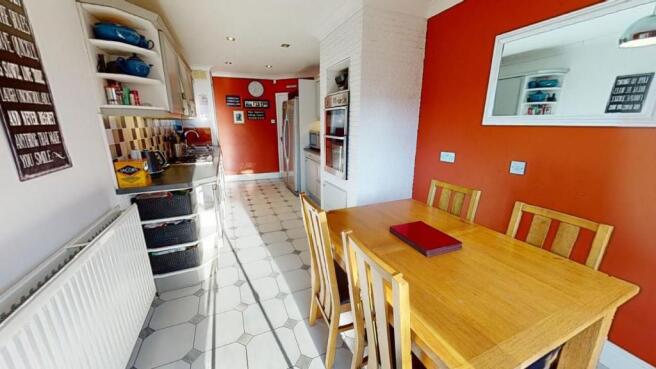 KITCHEN/DINING ROOM