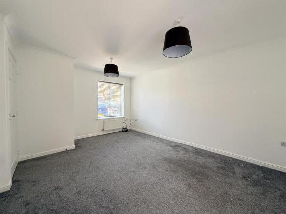 Kirkpatrick Drive, Stourbridge photo 4