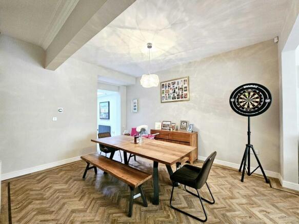 5 bed Terraced for sale Image 5