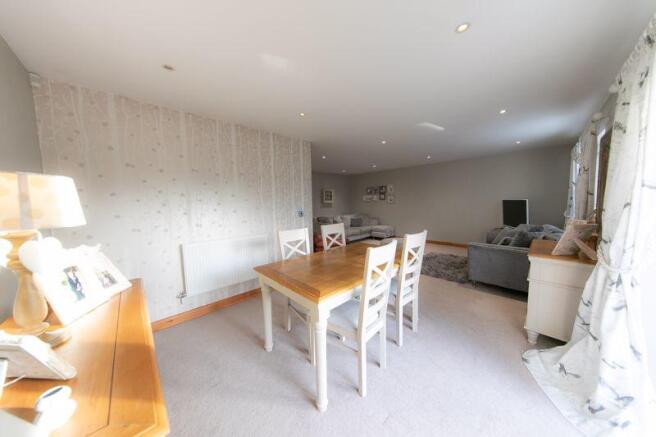 Open plan livi...