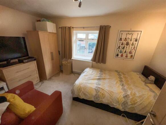 BEDROOM 2