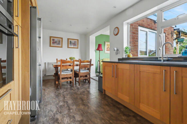 4 bed Semi-Detached for sale Image 5
