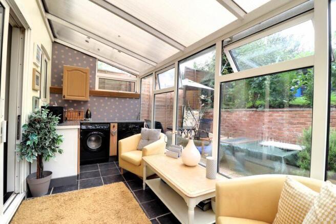 Conservatory With Utility Area