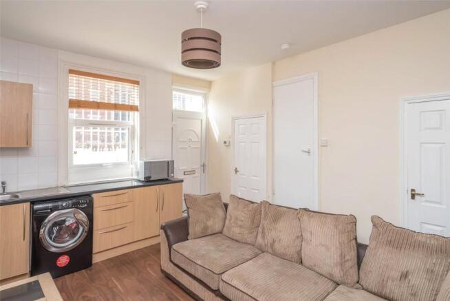Lounge/Kitchen