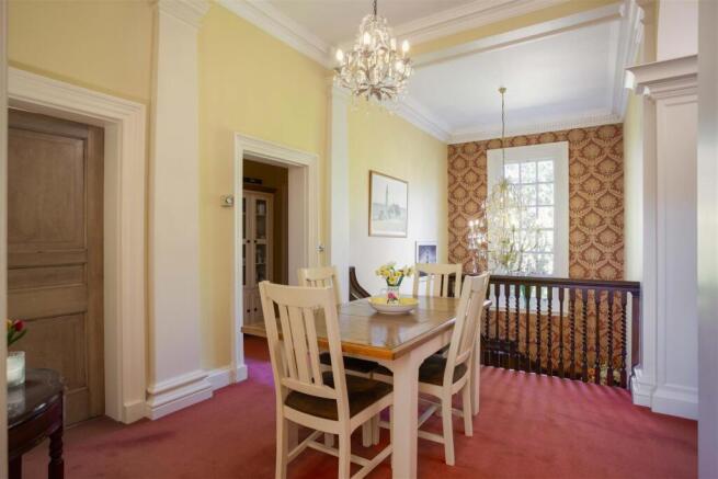 3 bed Apartment for sale Image 8