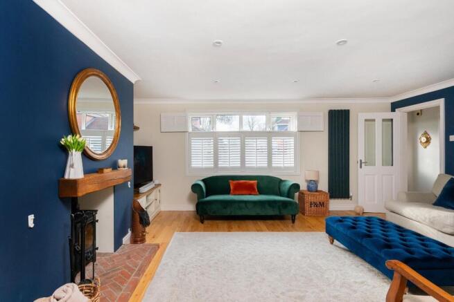1P1CWD - Living Room F.jpg