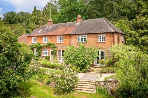 Waverley Lane, Farnham, Surrey, GU9