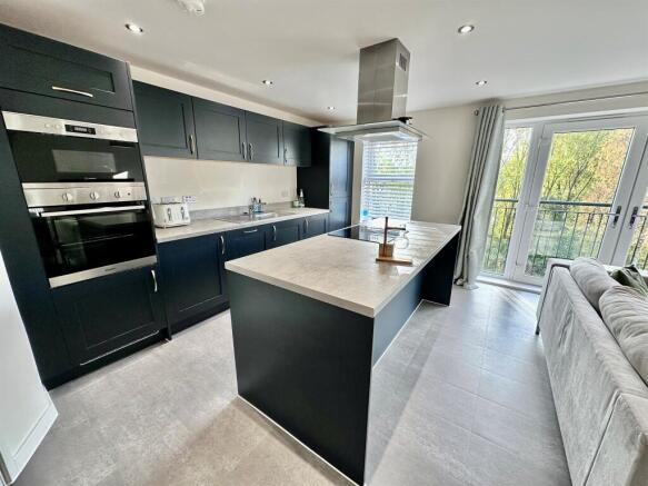 2 bed Apartment for sale Image 4