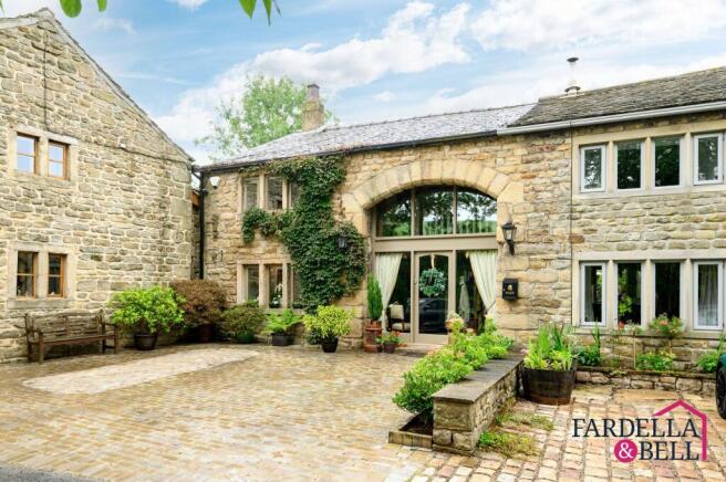 4 bed Barn Conversion for sale Image 6