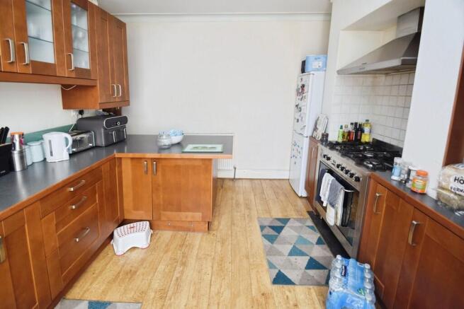 4 bed Semi-Detached for sale Image 4