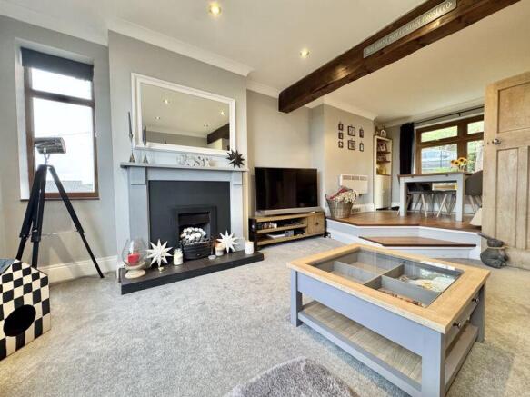 Lounge & Split Level Diner