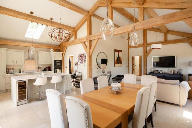 3 bed House for sale Image 2