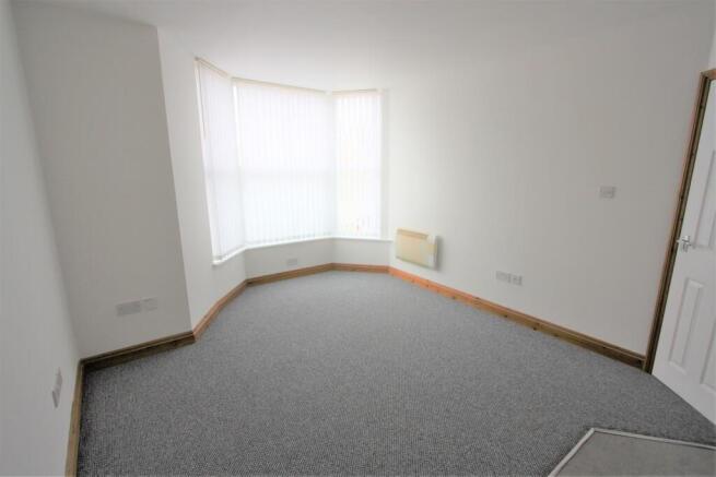 Flat 4, 2 Trevose Avenue Lounge