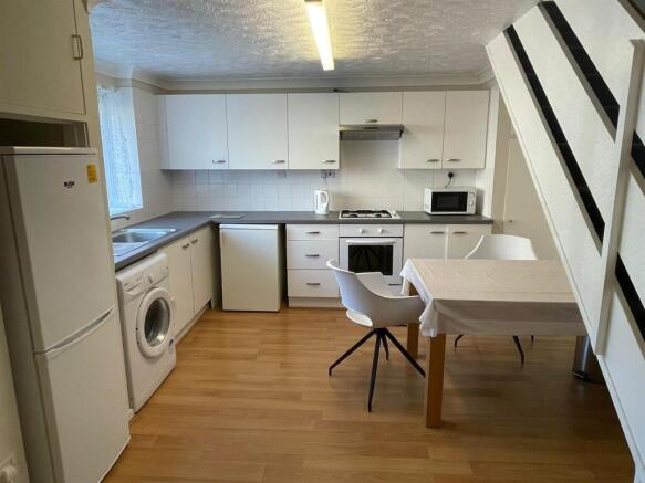 Kitchen Cont.jpg