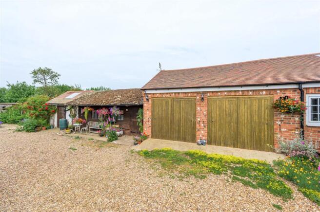 Garages & Workshop