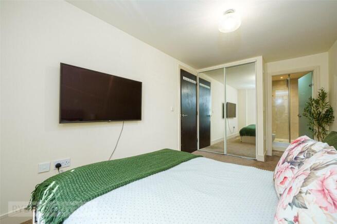 2 bed Apartment for sale Image 9
