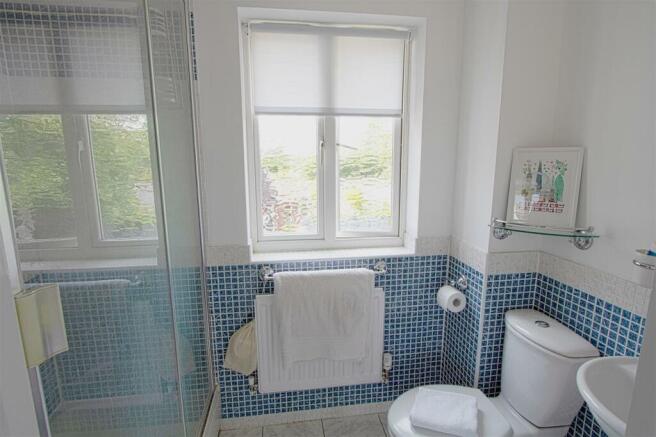 ENSUITE FRONT .jpg